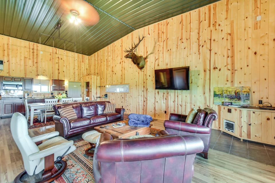 House (3 Bedrooms) | Interior