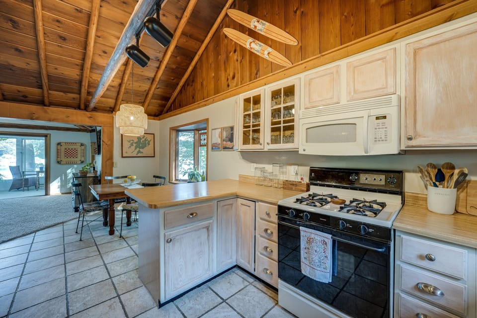 House (2 Bedrooms) | Interior
