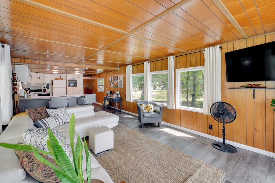 House (2 Bedrooms) | Interior