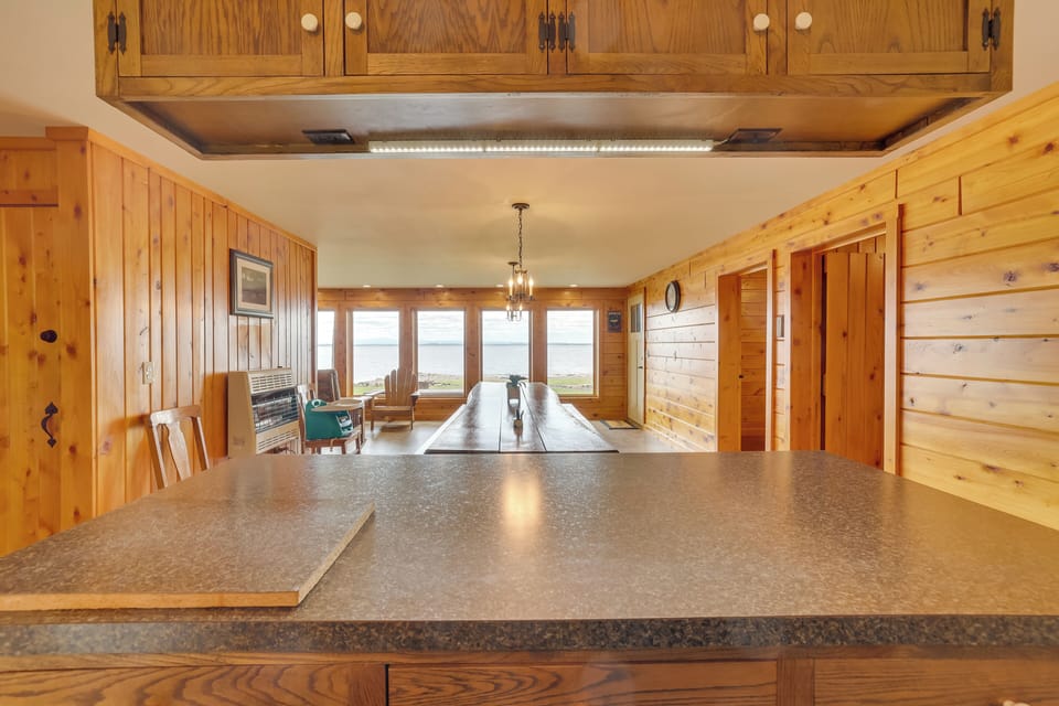 House (5 Bedrooms) | Interior