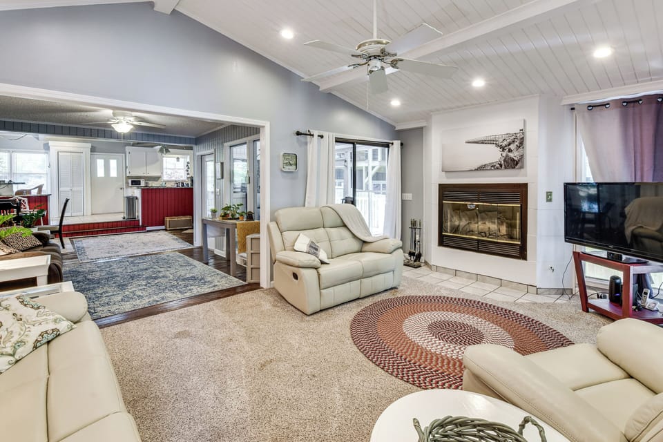 House (3 Bedrooms) | Interior