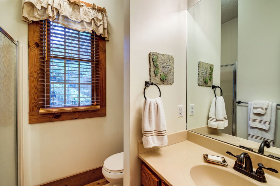 Lake Cumberland Resort Cabin In Gated Community! Cottage in Lake Cumberland