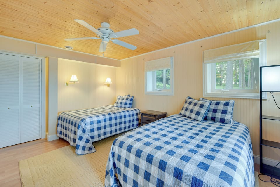 Spacious Lakefront New Auburn Home w/ Sunroom Cottage in Wisconsin