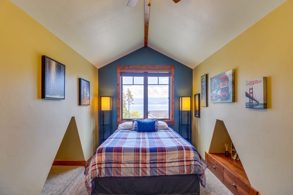 Flathead Lake Base Camp in Somers: Lake View! Cottage in Lakeside
