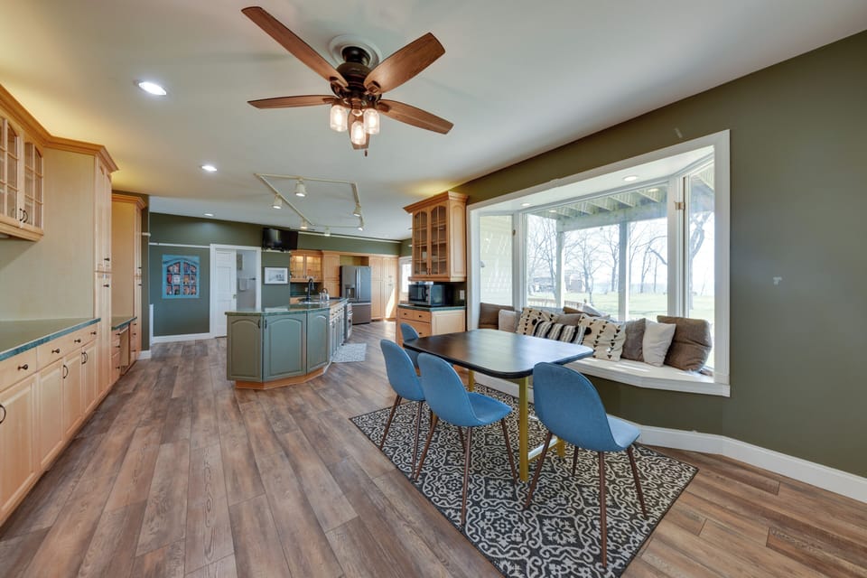 House (5 Bedrooms) | Interior