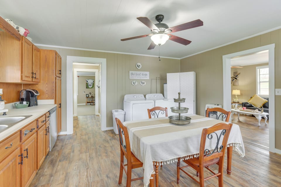 House (2 Bedrooms) | Interior