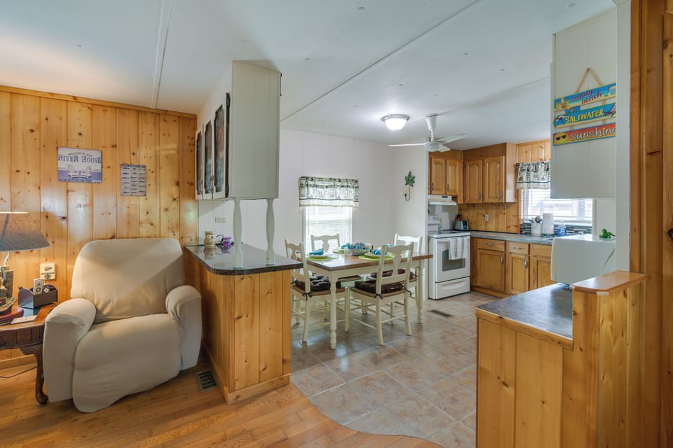 House (2 Bedrooms) | Interior
