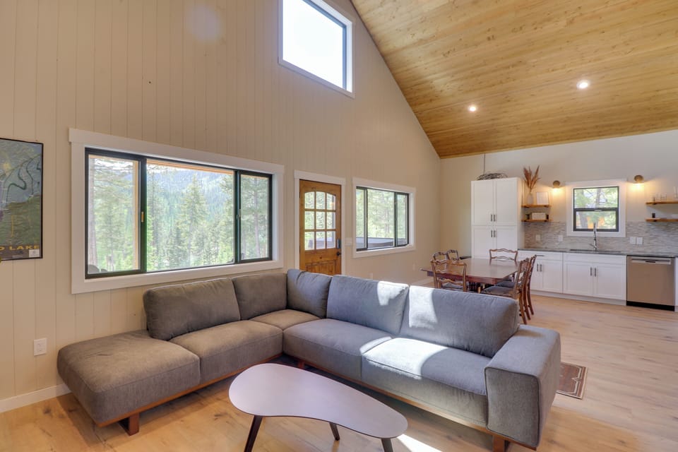 House (2 Bedrooms) | Interior
