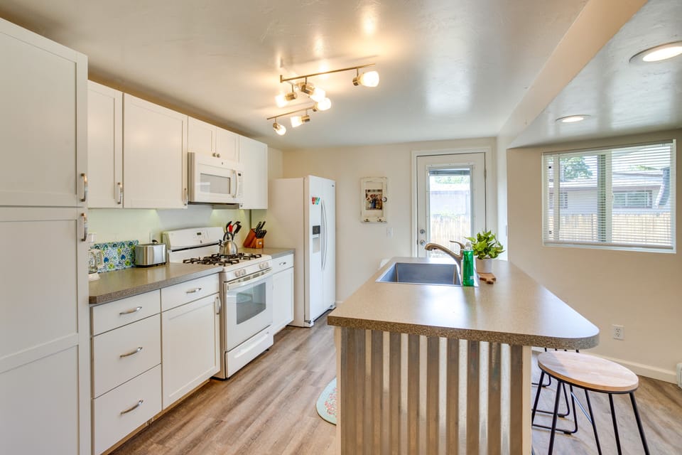 House (3 Bedrooms) | Interior
