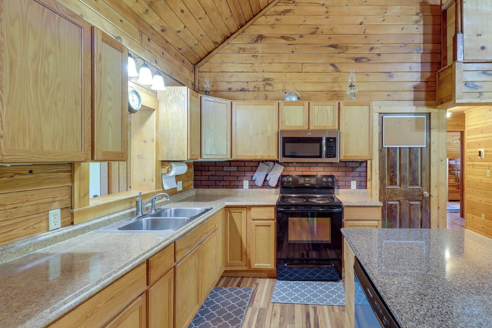 House (3 Bedrooms) | Interior