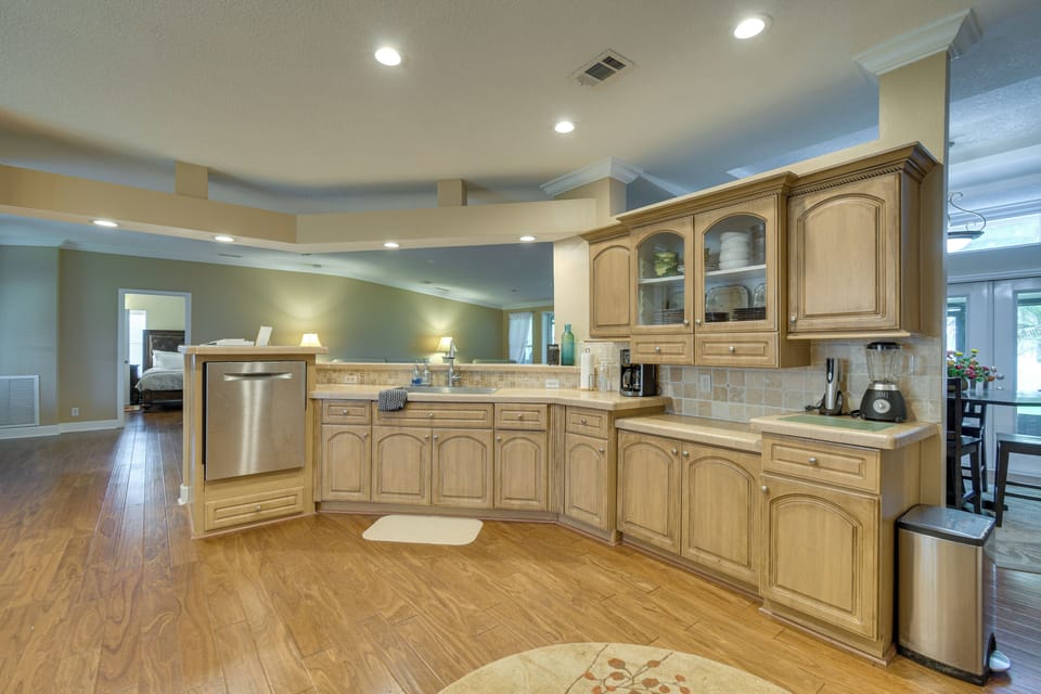 House (4 Bedrooms) | Interior