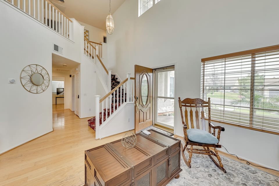 House (5 Bedrooms) | Interior