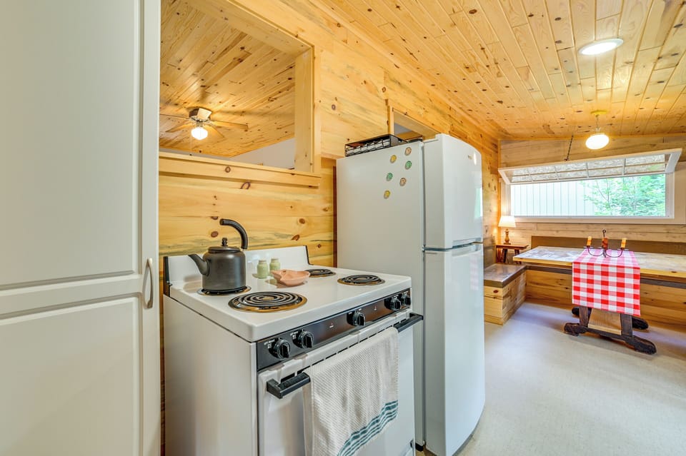 House (2 Bedrooms) | Interior