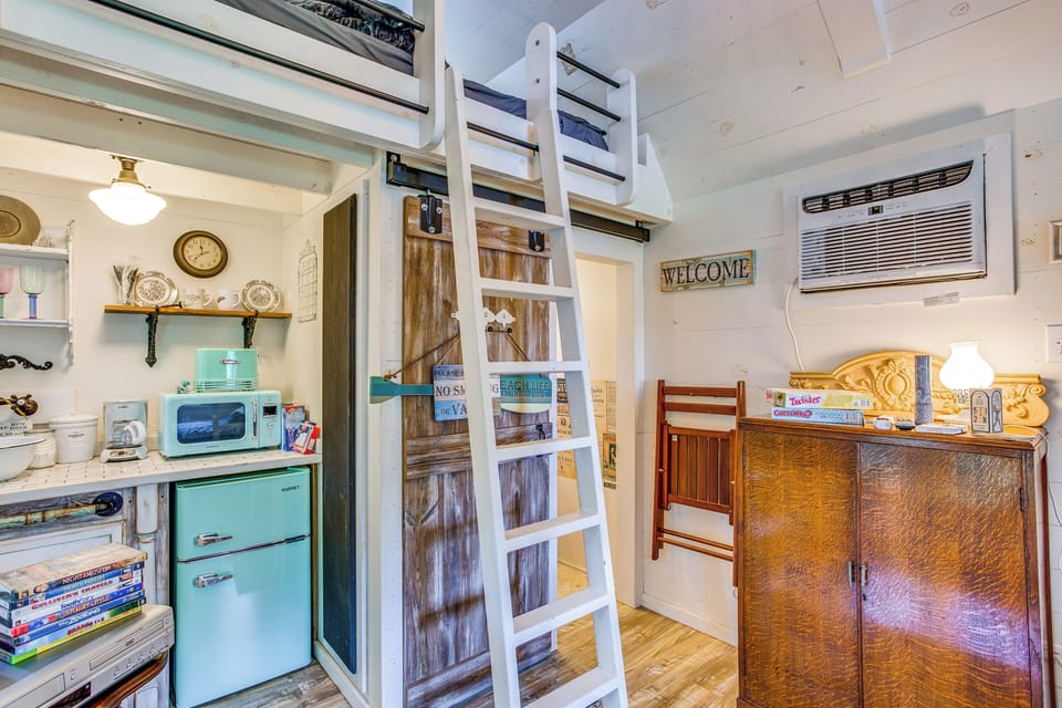 House (2 Bedrooms) | Interior