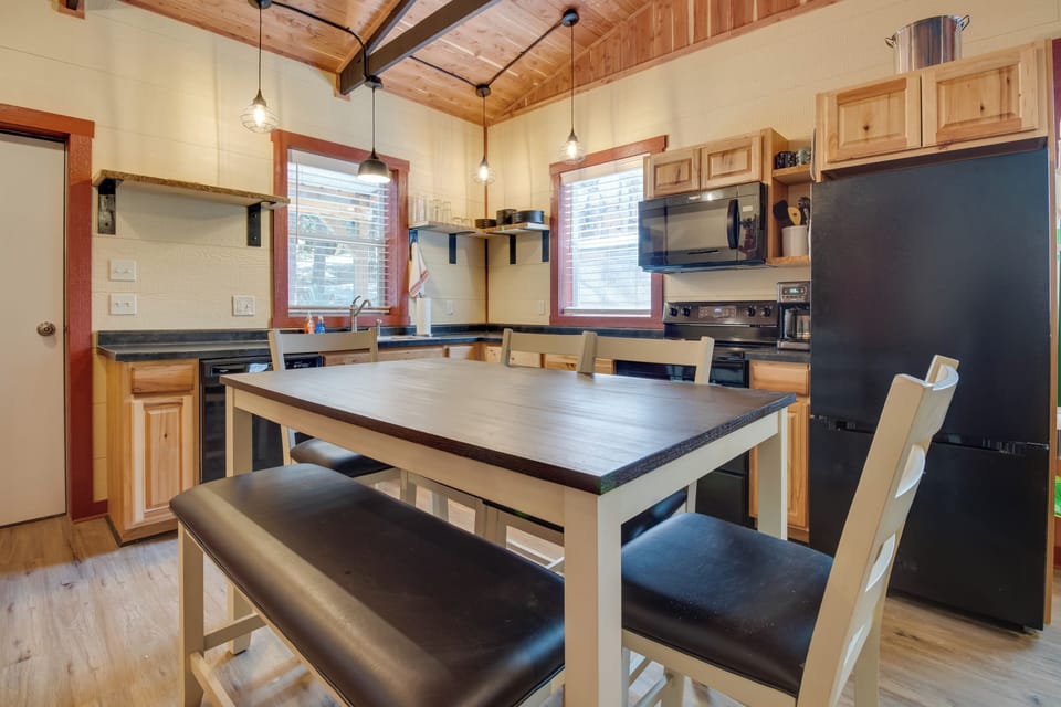 House (2 Bedrooms) | Interior
