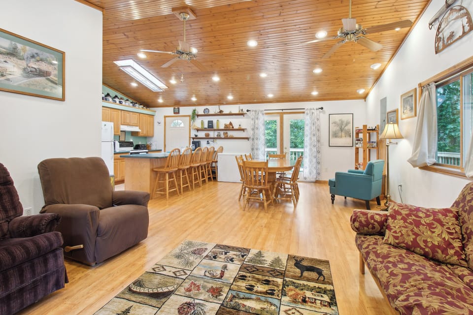 House (2 Bedrooms) | Interior