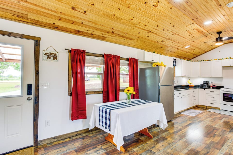 House (2 Bedrooms) | Interior