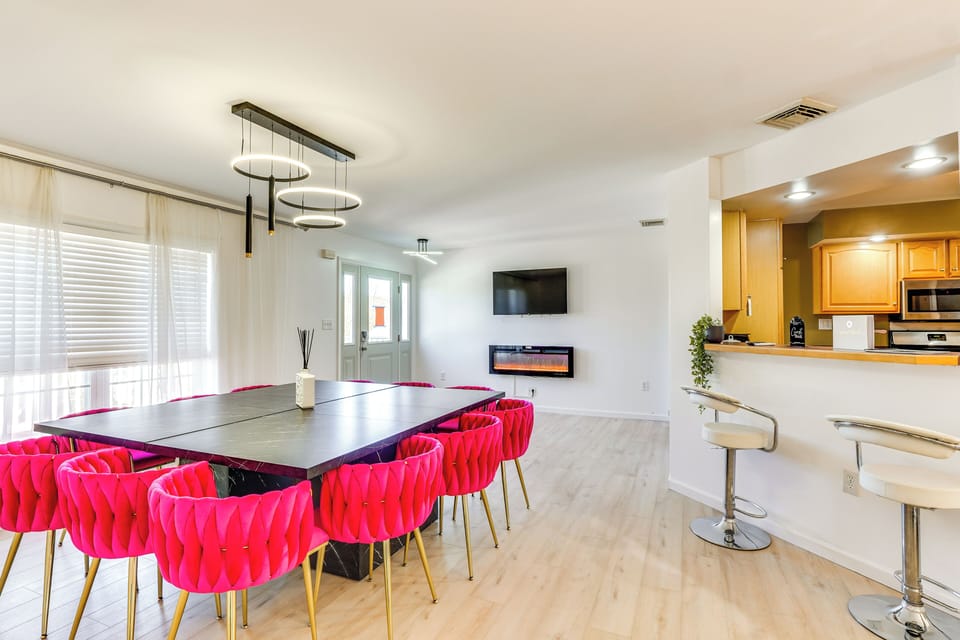 House (6 Bedrooms) | Interior