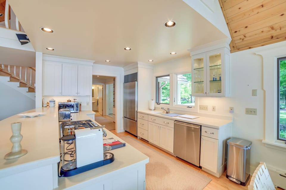 Lakefront Michigan Retreat w/ Private Dock Cottage in Michigan