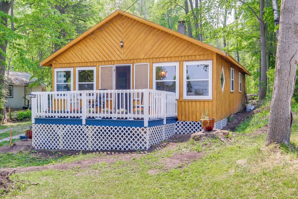 Cottage (2 Bedrooms) | Front of property