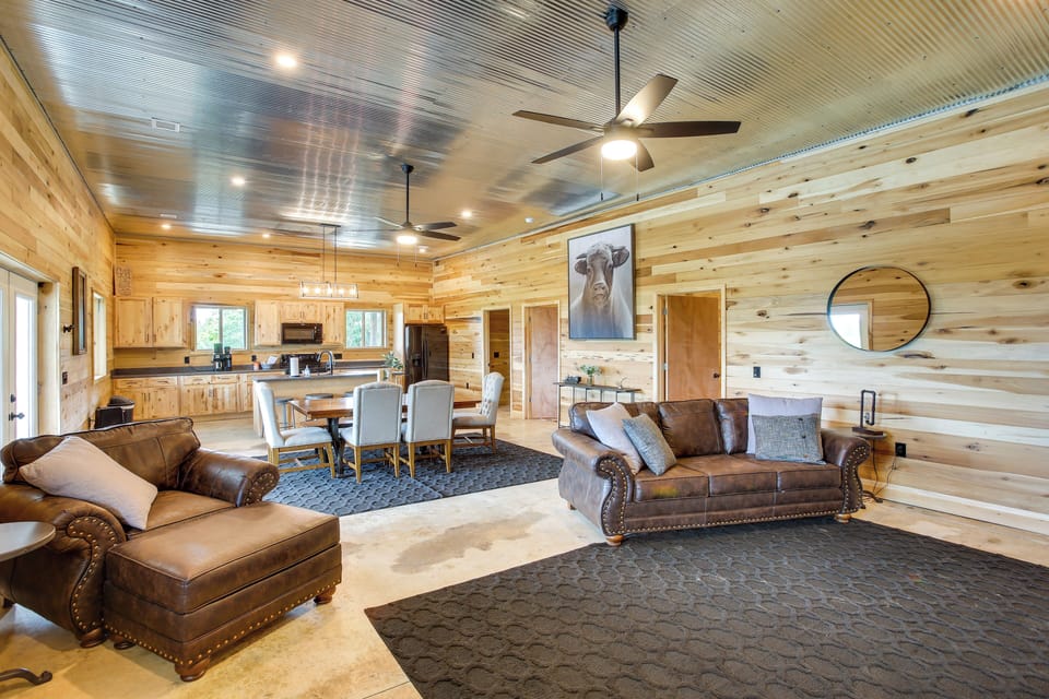 House (2 Bedrooms) | Interior