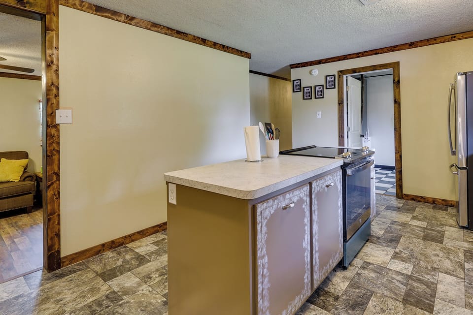 House (3 Bedrooms) | Interior