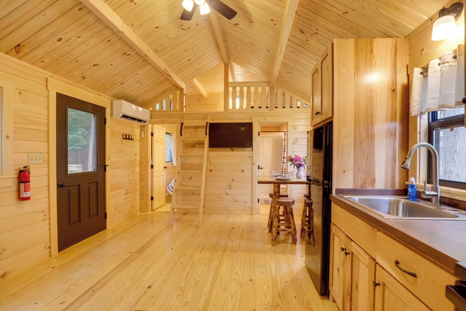 House (2 Bedrooms) | Interior
