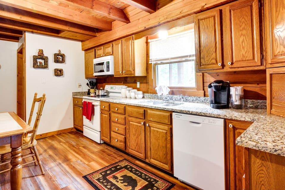 House (3 Bedrooms) | Interior