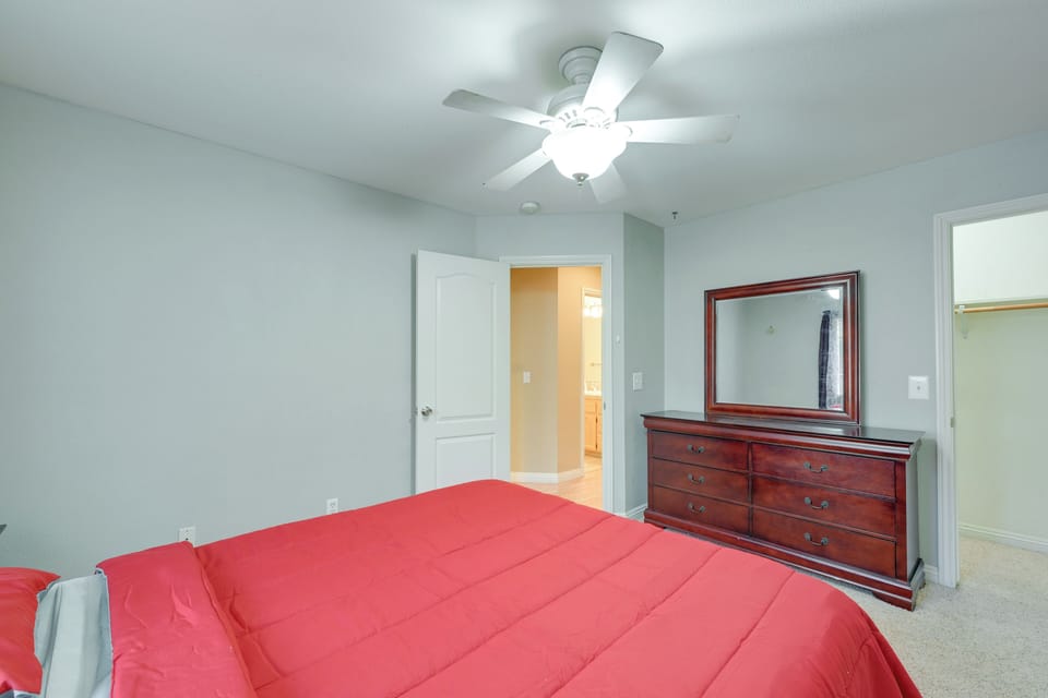 House (5 Bedrooms) | Interior