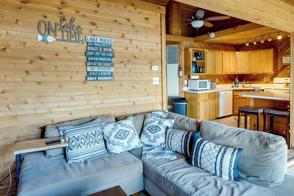 House (2 Bedrooms) | Interior