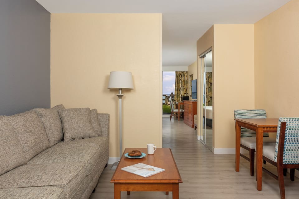 Suite, 1 Bedroom, Oceanfront (King) | Hypo-allergenic bedding available, in-room safe, desk, blackout drapes