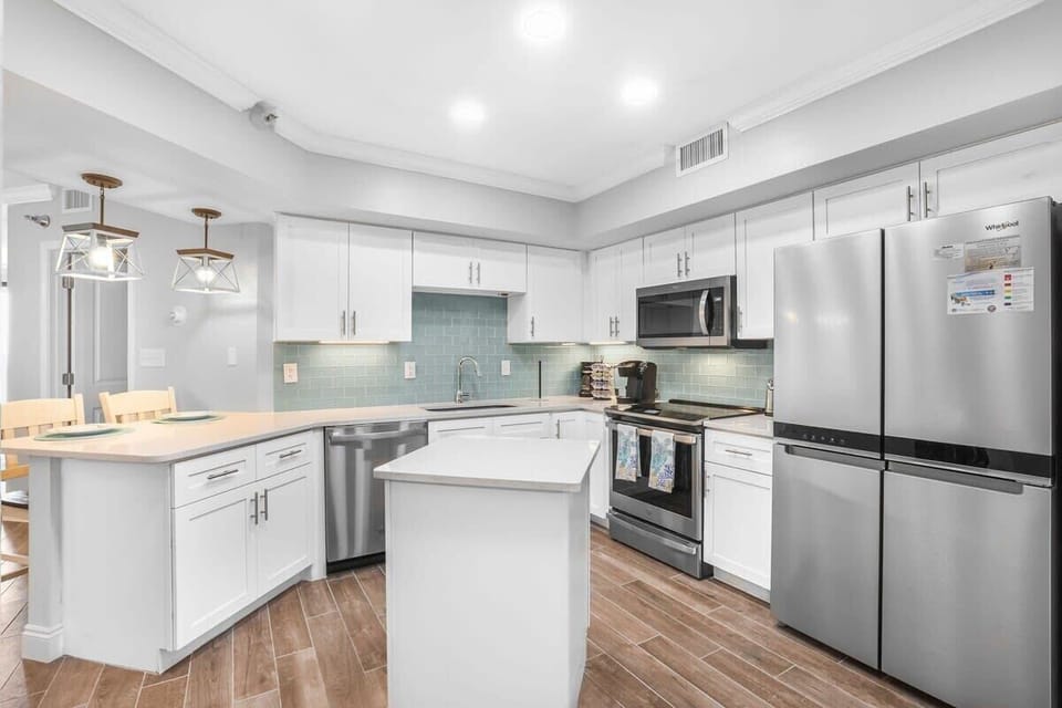 Well-equipped kitchen. There is a Keurig 303.