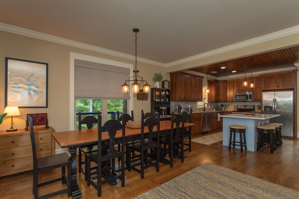 Gather 'round this spacious 8-person dining table and serve up a feast that will keep your guests delighted and your conversation flowing.