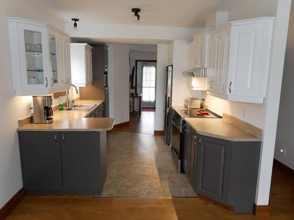 Kitchen seen from the dining room