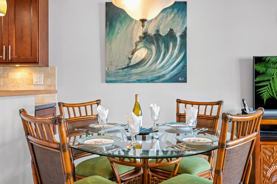Seating for 4 for meals.