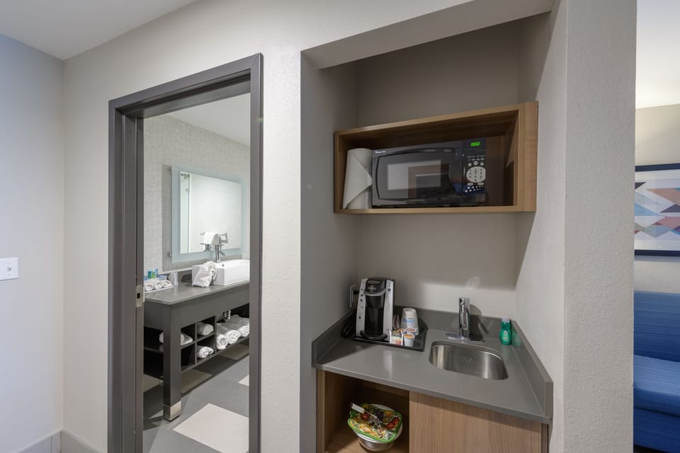 In-room safe, desk, iron/ironing board, free cribs/infant beds