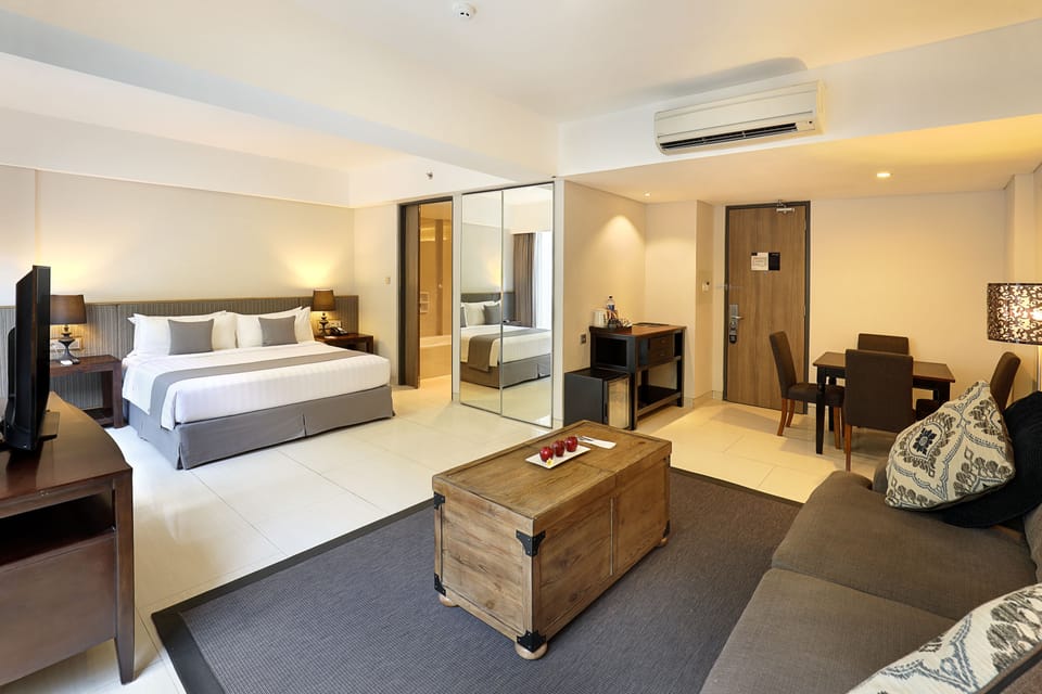 Suite | Minibar, in-room safe, desk, soundproofing
