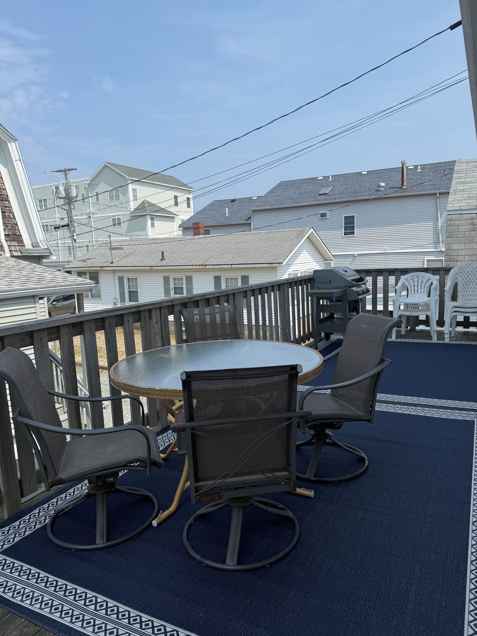 30’ Deck with new Weber gas grill