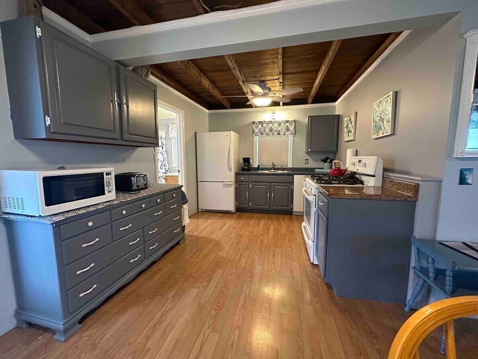 Newly renovated kitchen with dishwasher