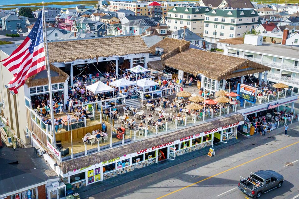 Bernie’s Beach Bar