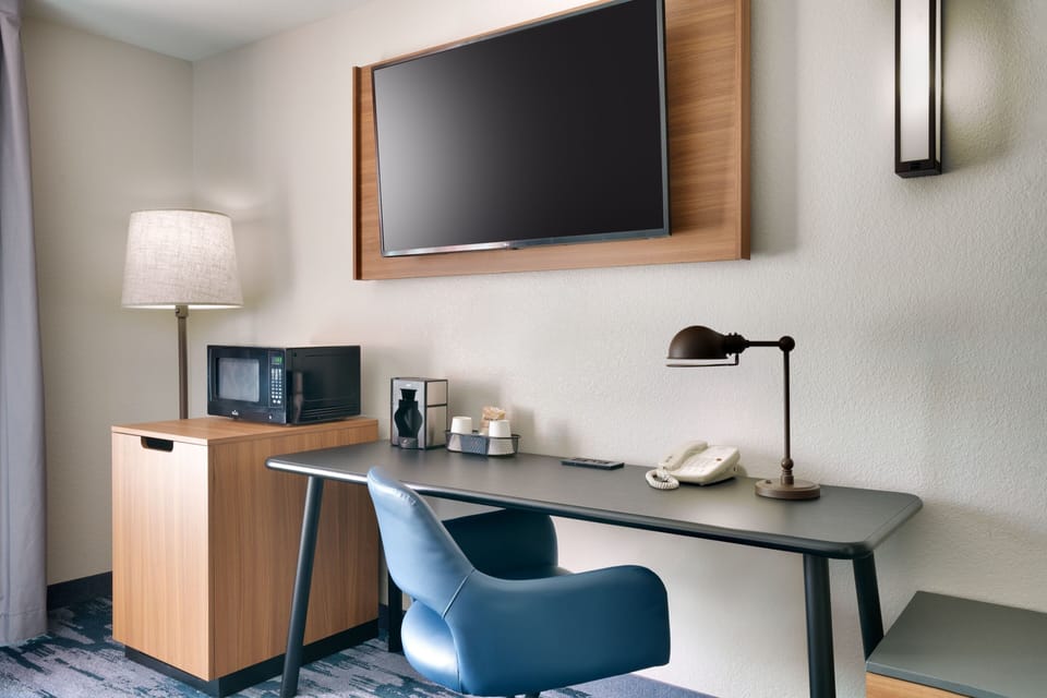 Premium bedding, pillowtop beds, in-room safe, desk