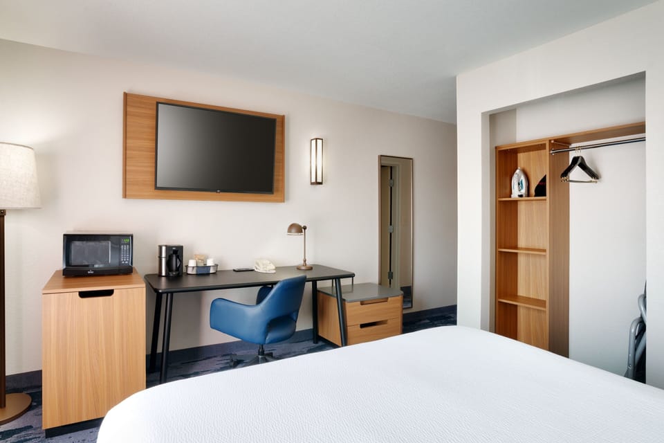 Premium bedding, pillowtop beds, in-room safe, desk