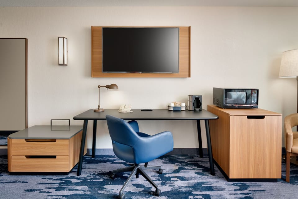 Premium bedding, pillowtop beds, in-room safe, desk