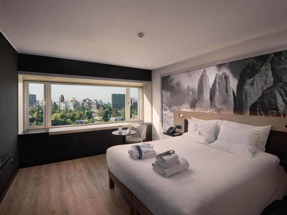 Premium bedding, pillowtop beds, minibar, in-room safe