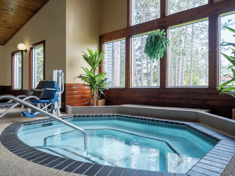Indoor spa tub