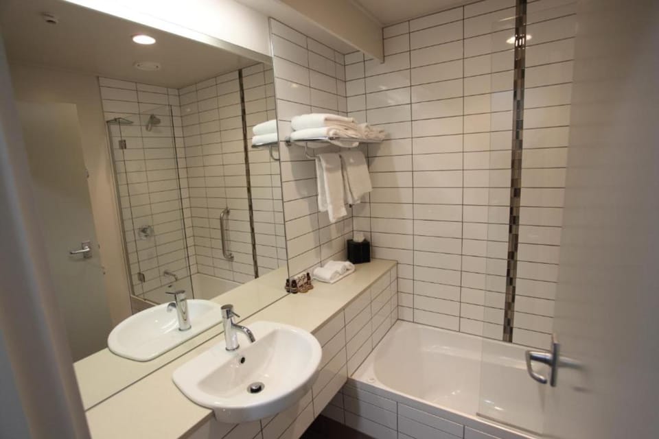 Standard Room (QS) | Bathroom | Free toiletries, hair dryer, towels, soap