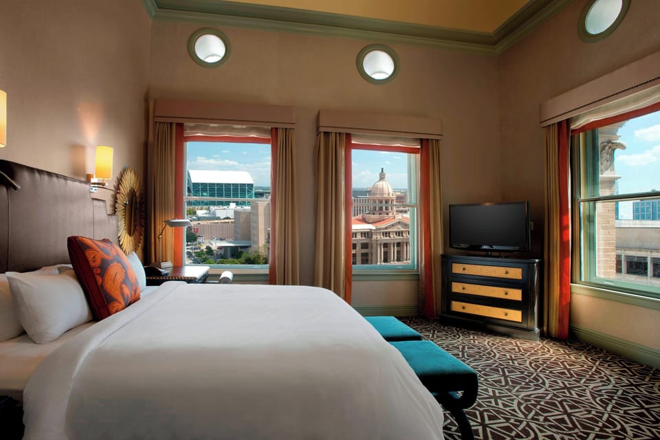 Junior Suite, 1 Bedroom | Premium bedding, pillowtop beds, minibar, in-room safe