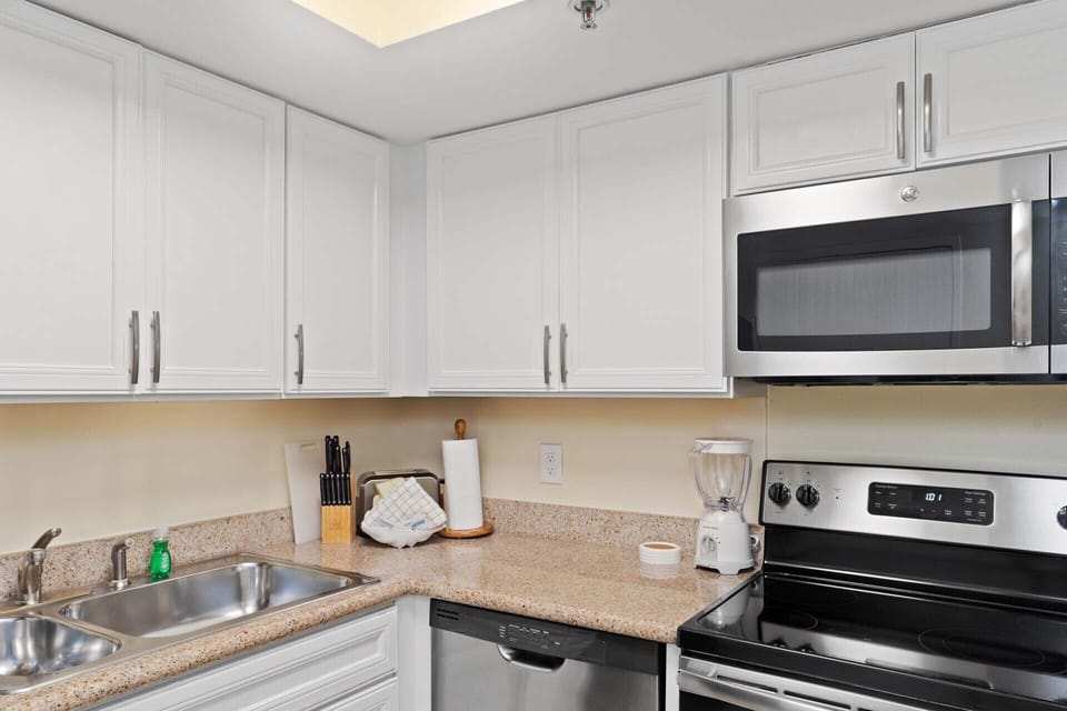 Full Kitchen - 2BRI