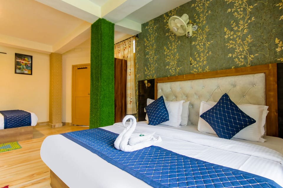 Egyptian cotton sheets, premium bedding, in-room safe, free WiFi