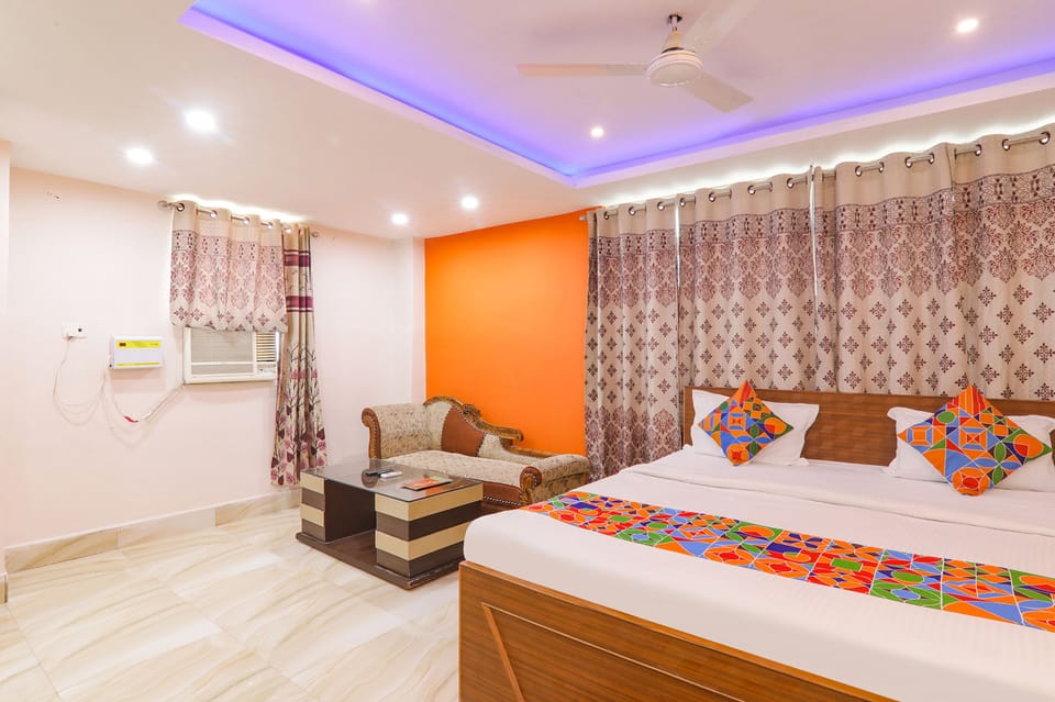 Egyptian cotton sheets, premium bedding, in-room safe, WiFi (free)